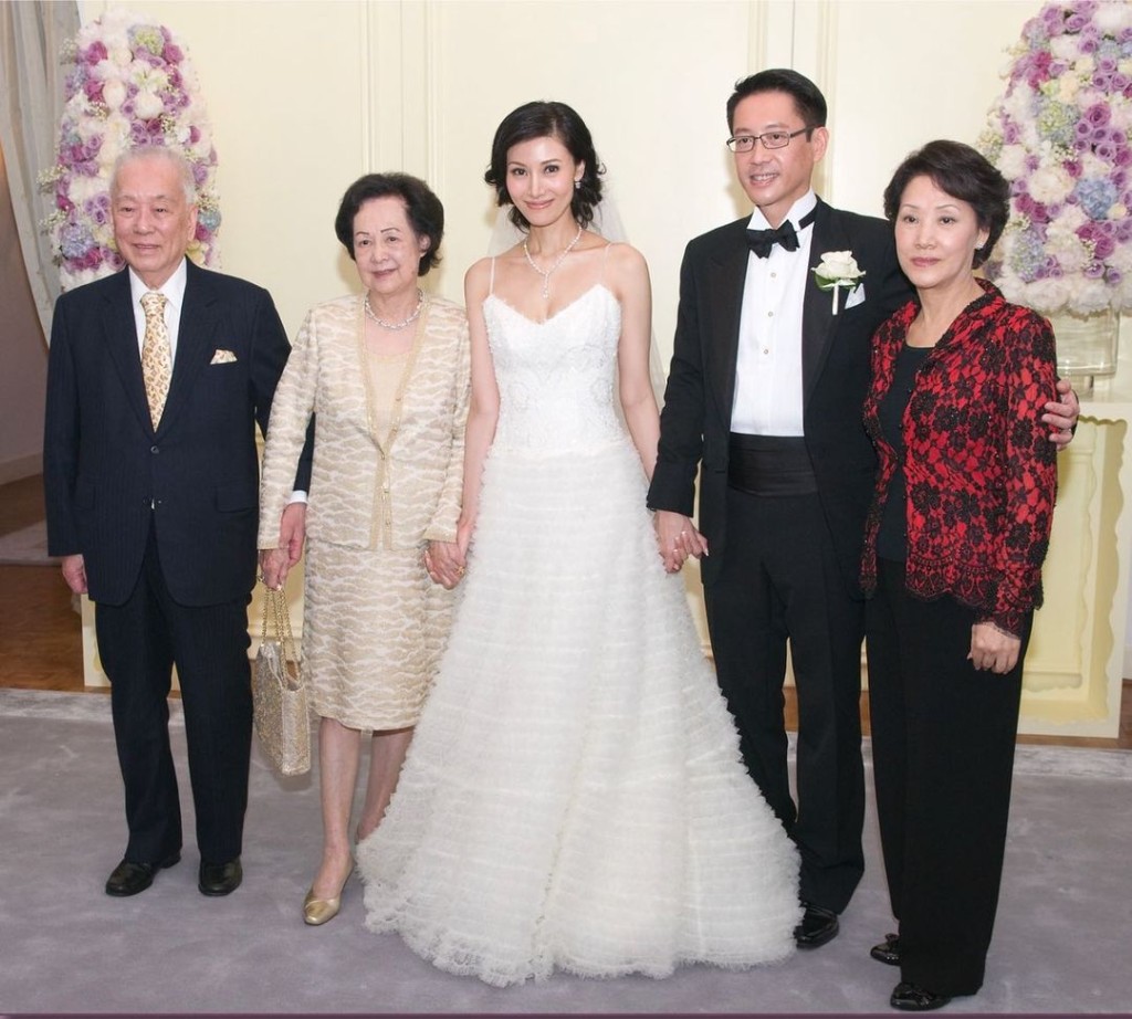 李嘉欣与许晋亨已婚15年。 李嘉欣与许晋亨已婚15年。