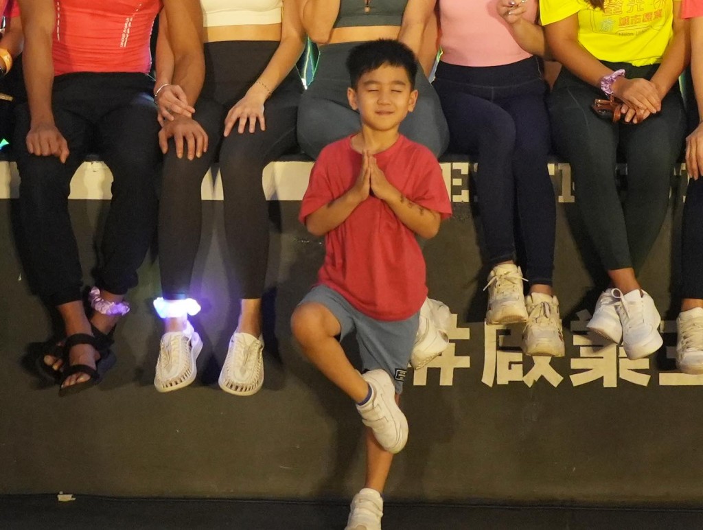 林芊妤曾带儿子以母子档出席活动。 林芊妤曾带儿子以母子档出席活动。