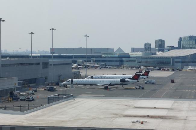 噩梦! 回国航班万米高空“改道急降”！华人崩溃