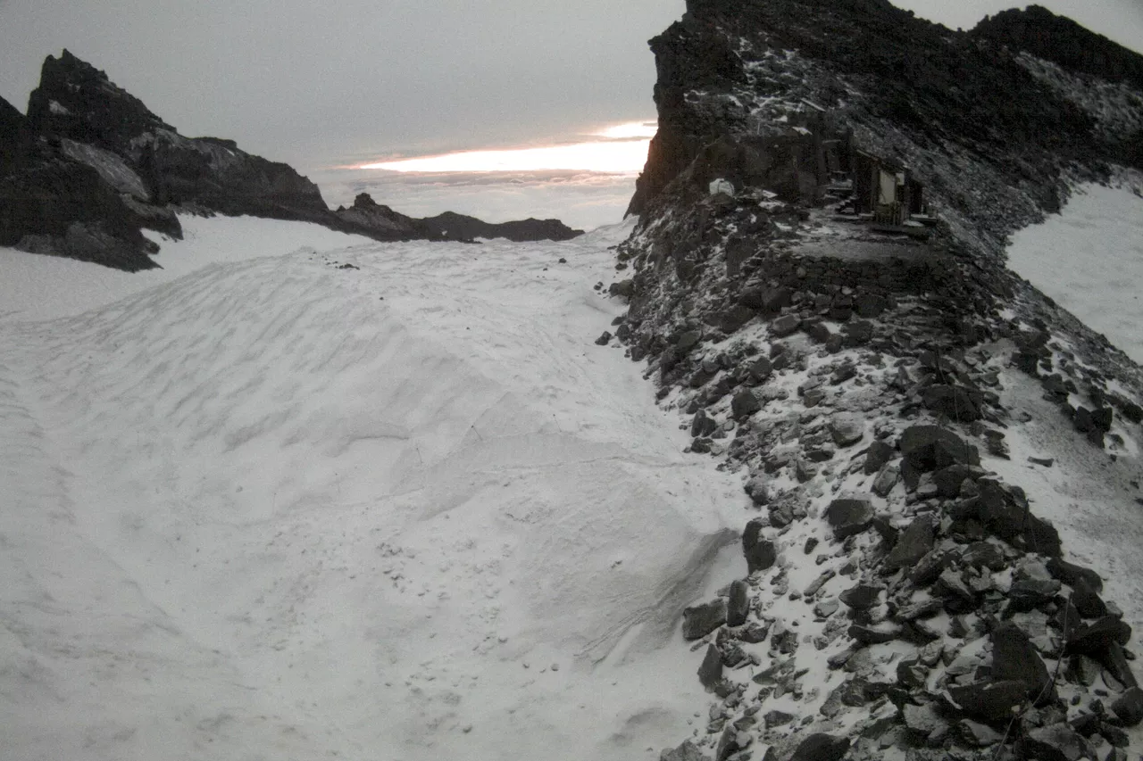 美国天气大乱 一周内出现热浪、夏季暴风雪和洪水