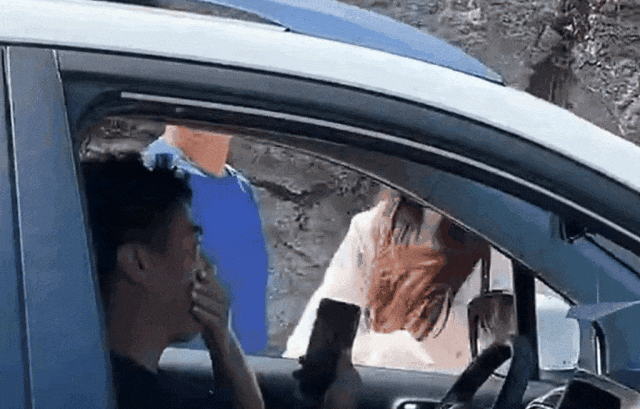 “路虎女”身份确认 不是公职人员是村民 四大细节曝光