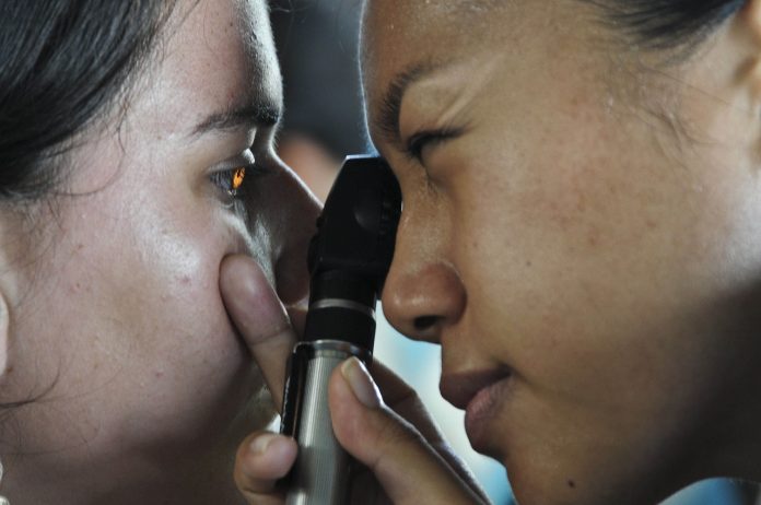 optometrist-91750_1280.jpg 图片