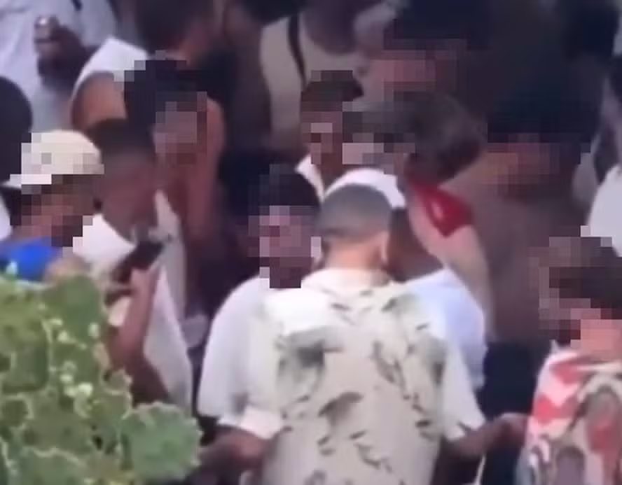 警方靠人脸识别找出涉案人士。 X 警方靠人脸识别找出涉案人士。 X