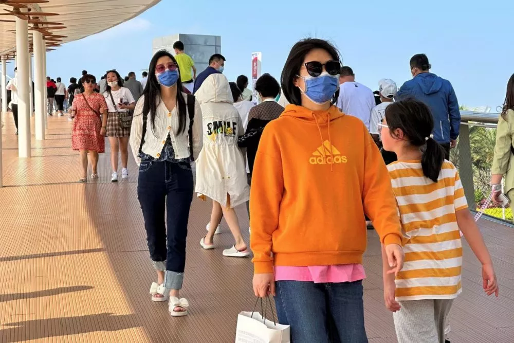 中国多地再现新冠上升趋势 民众戴口罩明显增多