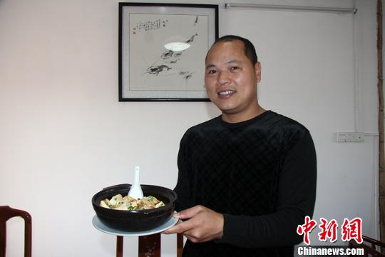 网络红人“橘子哥”欲亲烹客家菜招待美国“伙伴”