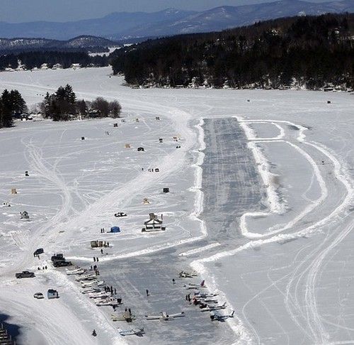 美东湖面结冰变机场 吸引数十架飞机起降