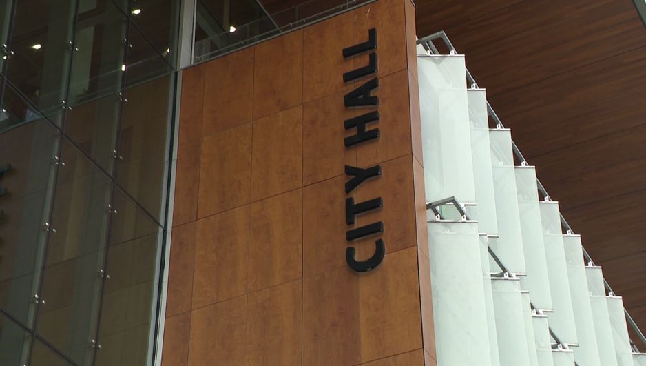 加拿大卑诗省萨里市市政厅外观，拍摄于2023年3月6日。(CityNews 图片)