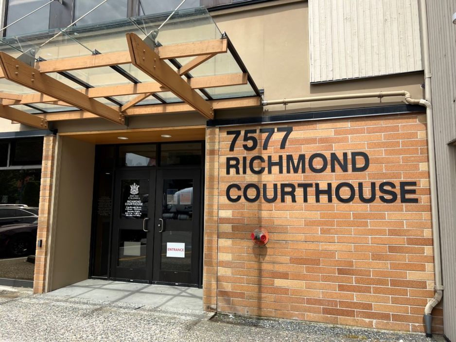 一名男子因身份证件犯罪在里士满省法庭被判刑。里士满新闻档案照片