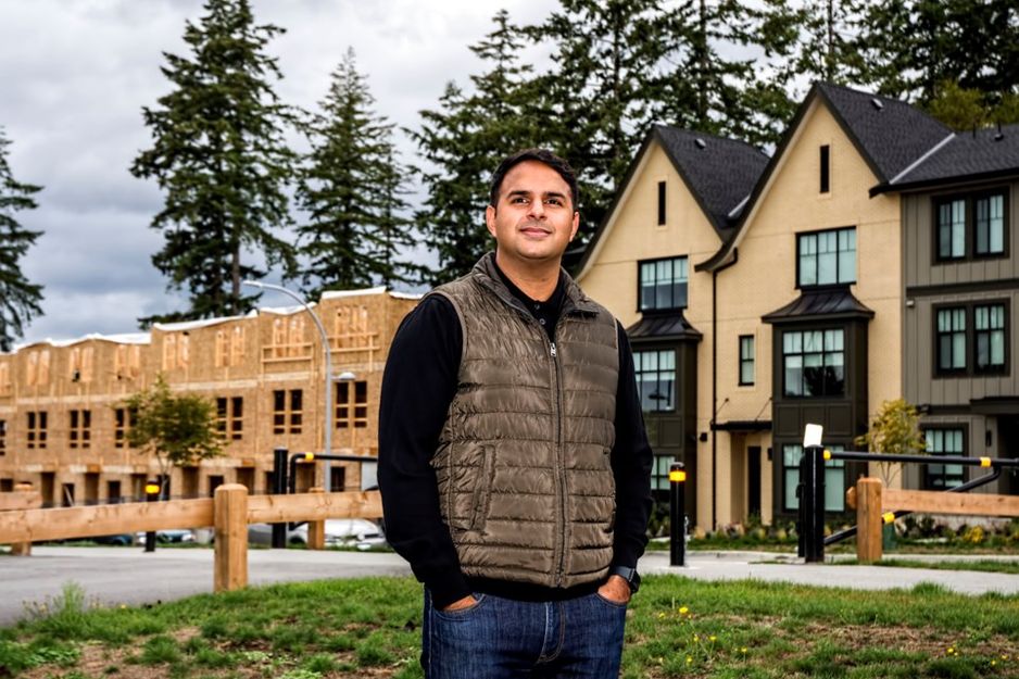 Dexter Realty 房地产顾问 Manraj Dosanjh 说，在如今的市场环境中，大温哥华地区某些新公寓的库存可能会节省六位数的费用。Chung Chow, BIV