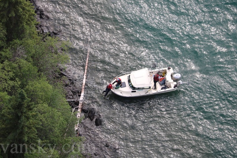 190802144338_12408351_web1_Missing-family-Phan-rescue-boat2.jpg