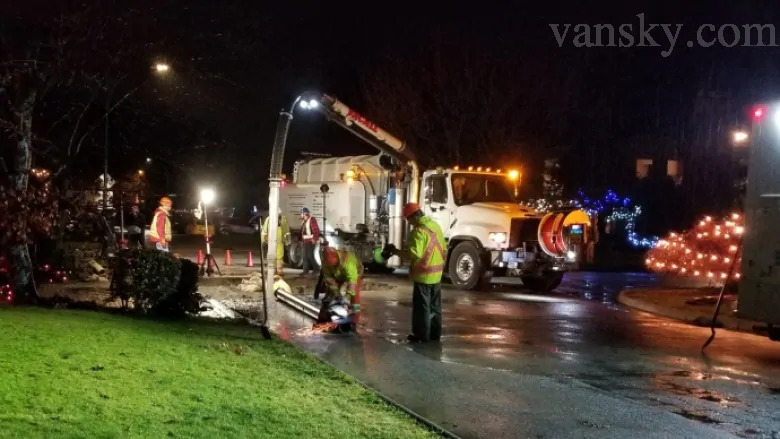 191214120511_district-north-vancouver-water-main-break.jpg